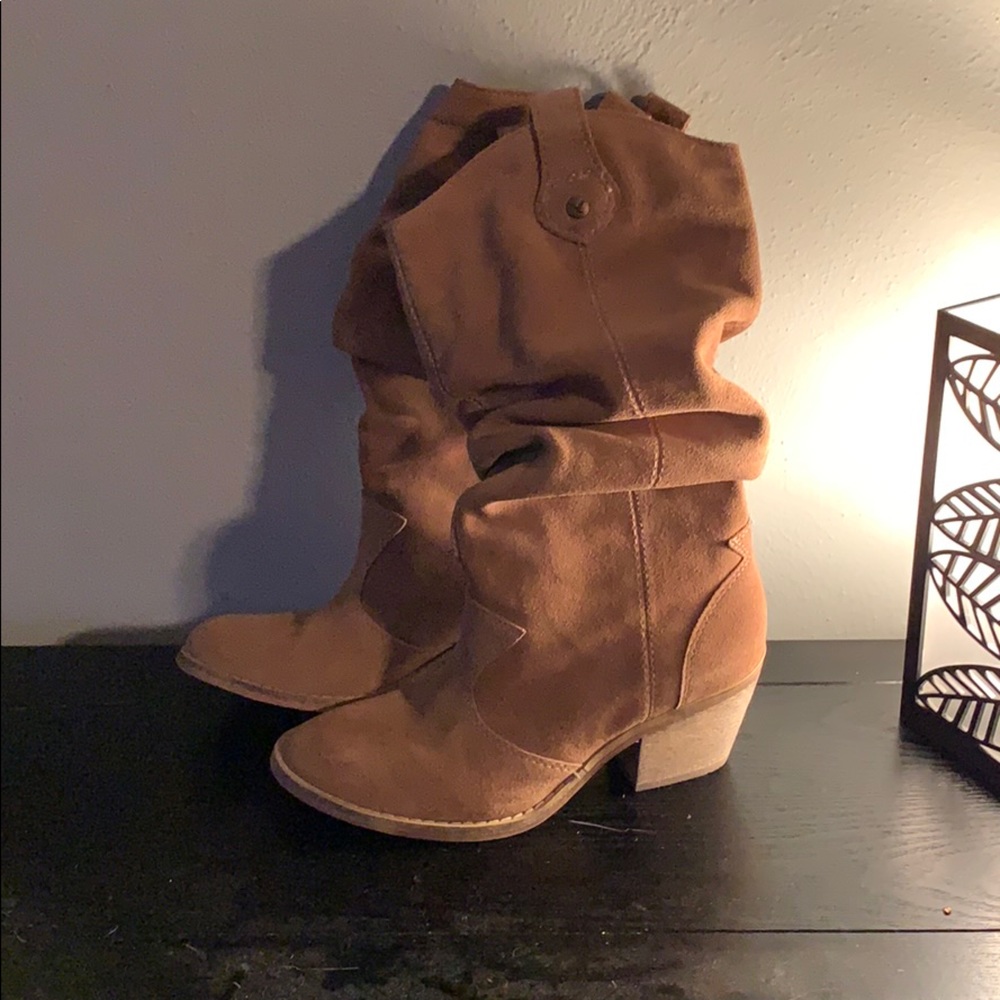 American Eagle boots